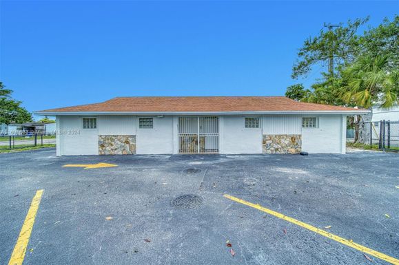 Prime Office Space for Le In North Miami Beach Move In Ready, North Miami Beach FL 33162