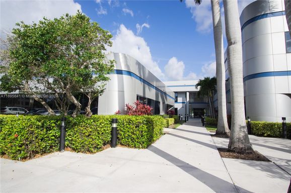 3333 W Commercial Blvd # 111B, Fort Lauderdale FL 33309