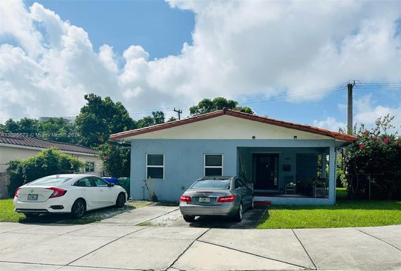 200 NE 44th St, Miami FL 33137