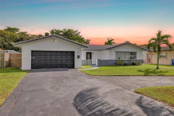 3701 NW 108th Dr, Coral Springs FL 33065