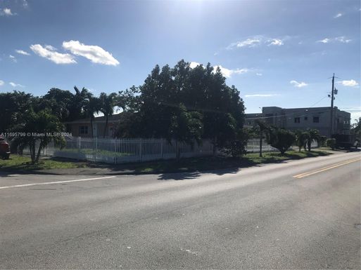 500 E 30th St, Hialeah FL 33013