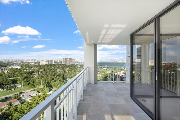 1000 Quayside Ter # 1611, Miami FL 33138