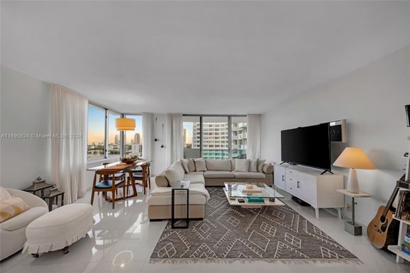 1200 West Ave # 915, Miami Beach FL 33139