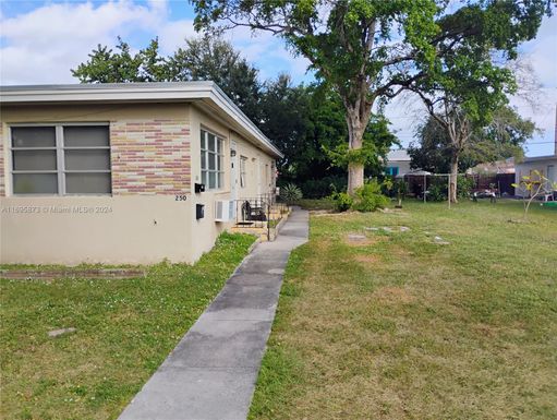 250 SW 14th St # R, Dania Beach FL 33004