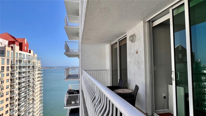 1200 Brickell Bay Dr # 3704, Miami FL 33131