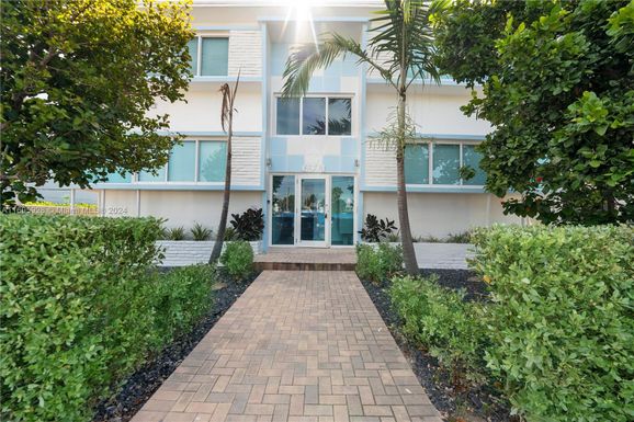 6971 Carlyle Ave # 208, Miami Beach FL 33141