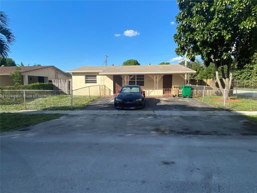 7701 NW 36th St, Davie FL 33024