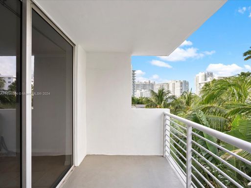 1605 Bay Rd # 503, Miami Beach FL 33139