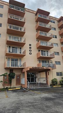 2200 E Hallandale Beach Blvd # 709, Hallandale Beach FL 33009