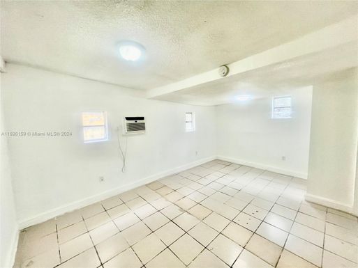 534 NW 18th Ave # 3, Miami FL 33125