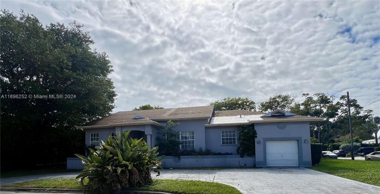 424 90th St, Surfside FL 33154