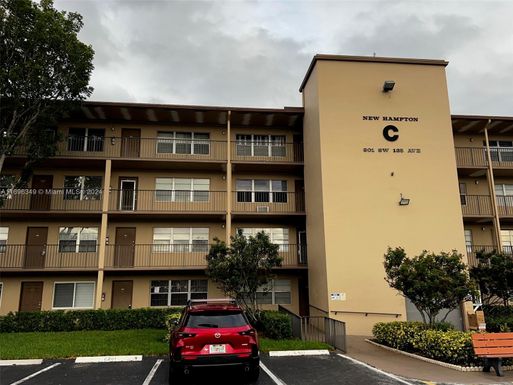 301 SW 135th Ave # 108C, Pembroke Pines FL 33027