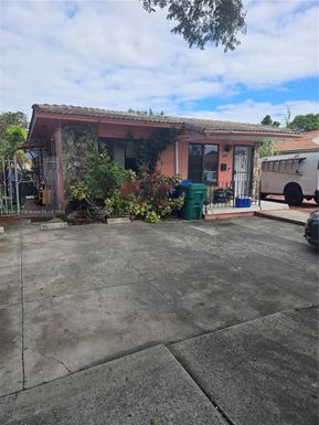 3171 SW 26th St, Miami FL 33133