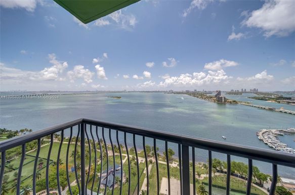 1756 N Bayshore Dr # 25B, Miami FL 33132