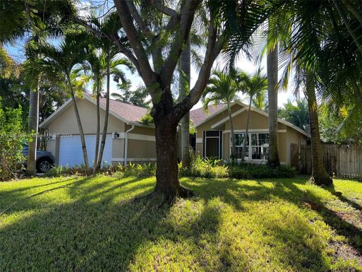 2014 SE Mantua St, Port St. Lucie FL 34952