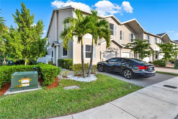 1707 SE 9th Ter, Homestead FL 33034