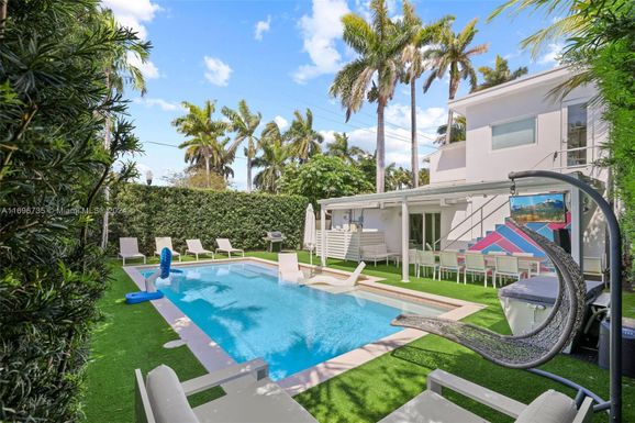 4490 Royal Palm Ave, Miami Beach FL 33140