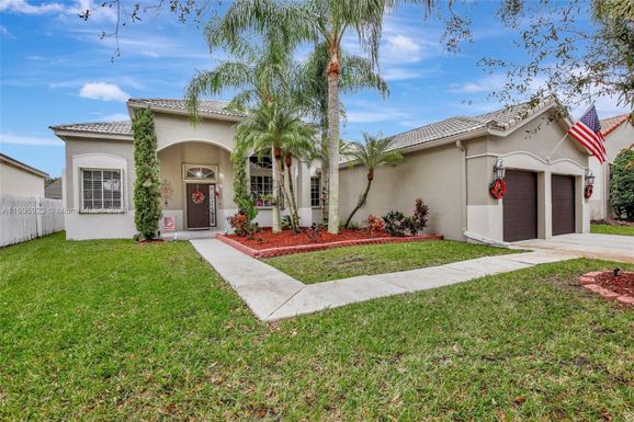 856 Heritage Dr, Weston FL 33326