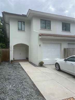 2476 SW 11th St, Miami FL 33135