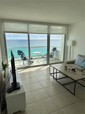 5161 Collins Ave # 1717, Miami Beach FL 33140