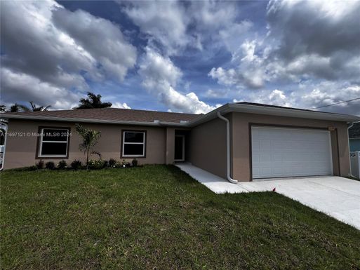 4209 NE 23rd PL, Cape Coral FL 33909