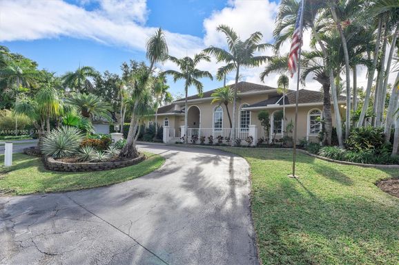 8244 SW 177th Ter, Palmetto Bay FL 33157