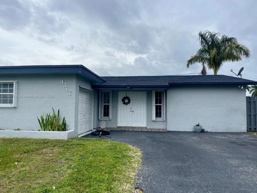 4367 NW 113th Ter, Sunrise FL 33323