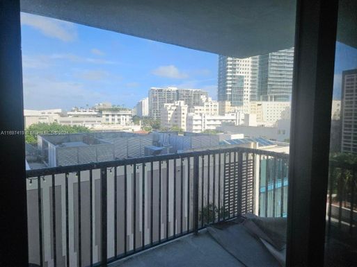 1800 Collins Ave # 8B, Miami Beach FL 33139