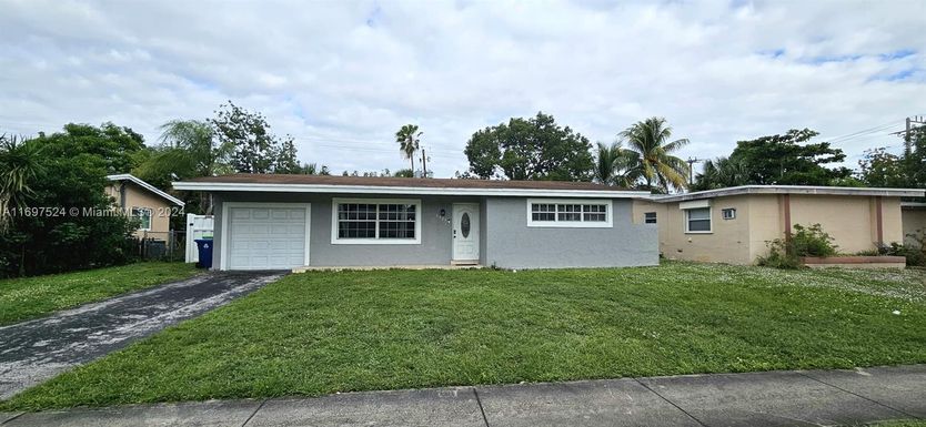 6421 NW 30th St, Sunrise FL 33313