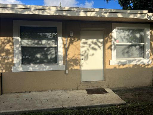 707 SW 6th St # 2, Dania Beach FL 33004