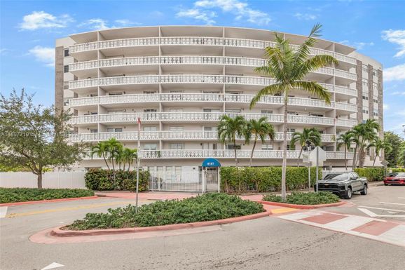 4141 Nautilus Dr # 5B, Miami Beach FL 33140