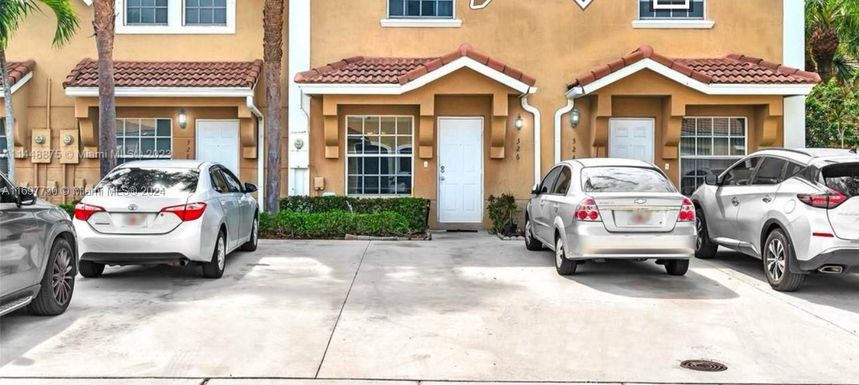 326 SW 120th Ave # 326, Pembroke Pines FL 33025