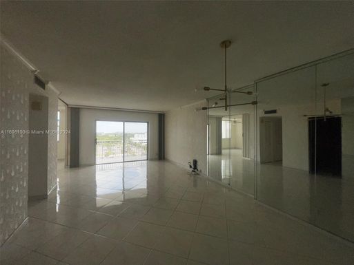 3800 Hillcrest Dr # 921, Hollywood FL 33021