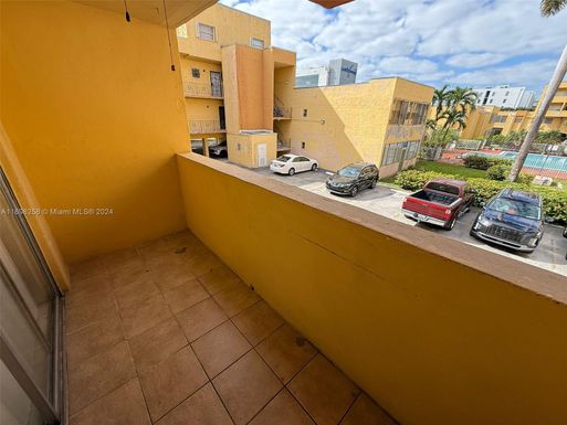 1555 W 44th Pl # 252C, Hialeah FL 33012