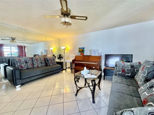 371 Burgundy H # H, Delray Beach FL 33484