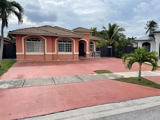 7772 NW 200 Ln, Hialeah FL 33015