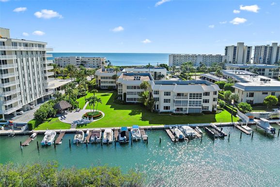 325 Beach Rd # 301, Tequesta FL 33469