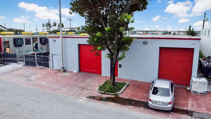 1054 E 27th St, Hialeah FL 33013