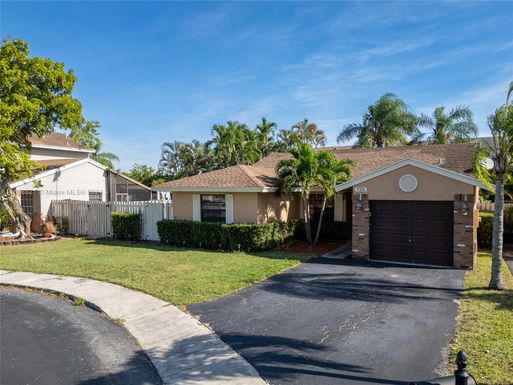 720 Shiloh Ter, Davie FL 33325