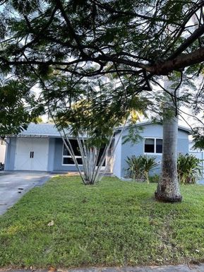 229 SE Park St, Dania Beach FL 33004