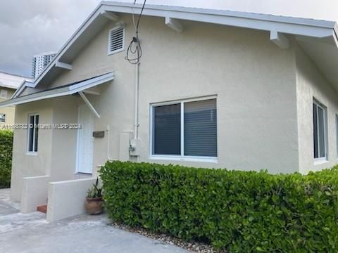 242 SW 4th Ave Rear, Miami FL 33130