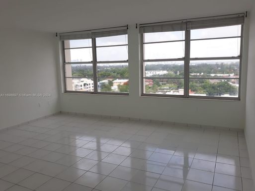 2899 Collins Ave # 1240, Miami Beach FL 33140