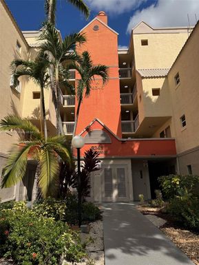 8343 Lake Dr # 308, Doral FL 33166