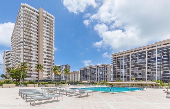 1965 S Ocean Dr # 2G, Hallandale Beach FL 33009