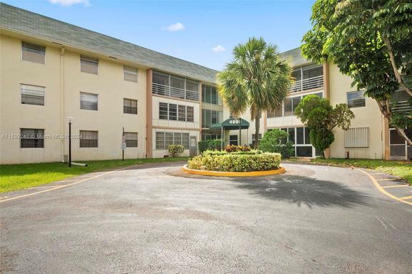 4990 E Sabal Palm Blvd # 320, Tamarac FL 33319