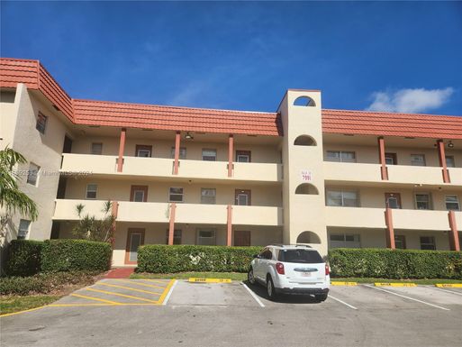 7991 N Sunrise Lakes Dr # 206, Sunrise FL 33322