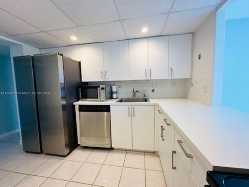 2001 Atlantic Shores Blvd # 112, Hallandale Beach FL 33009