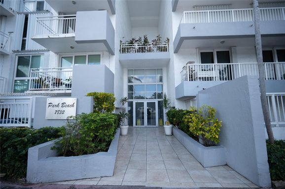 7832 Collins Ave # 406, Miami Beach FL 33141