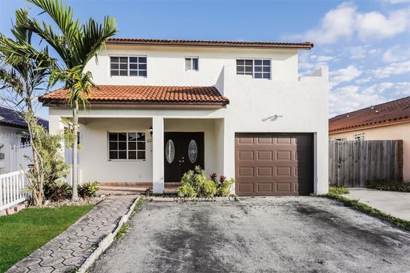 8975 NW 112th St, Hialeah Gardens FL 33018