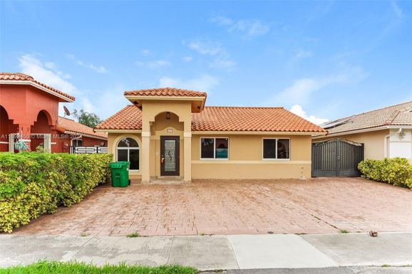 8824 NW 110th Ln, Hialeah Gardens FL 33018